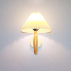 Islenenora Oak Wood Wall Light-Moonnatur