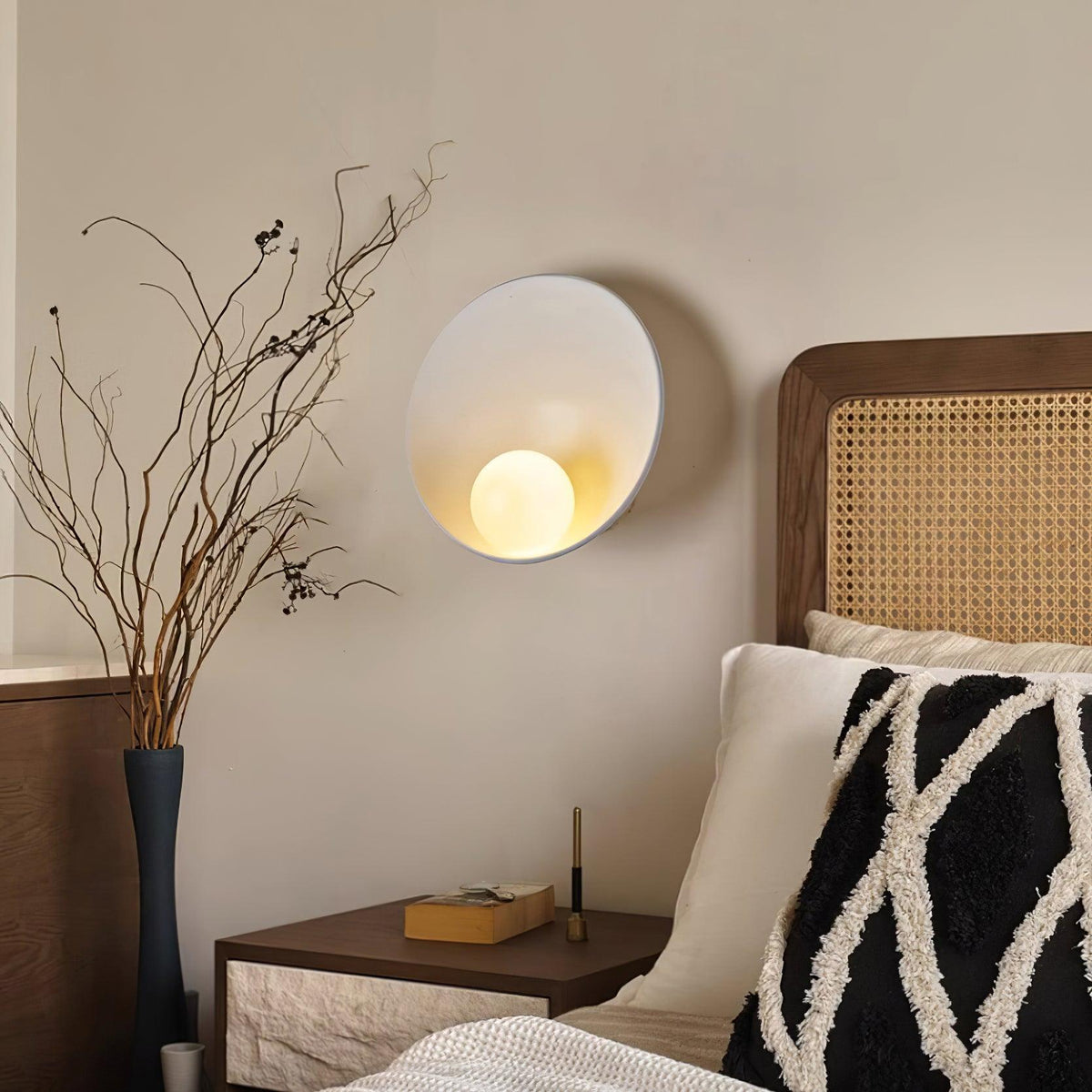 Meldeniel Resin Wall Light-Moonnatur