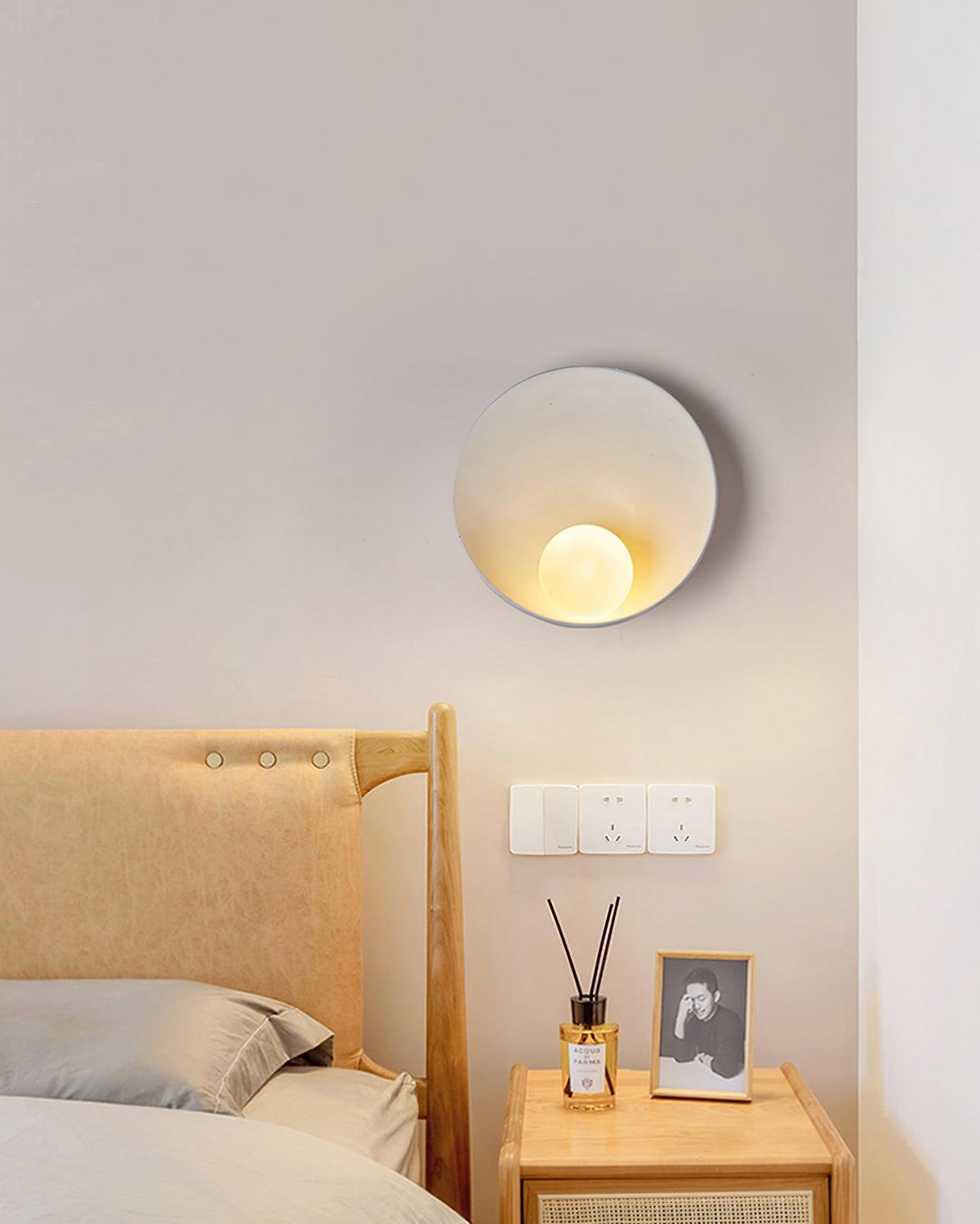 Meldeniel Resin Wall Light-Moonnatur