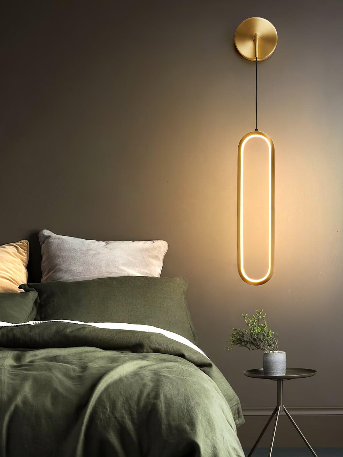 Hathereris Brass Wall Light-Moonnatur