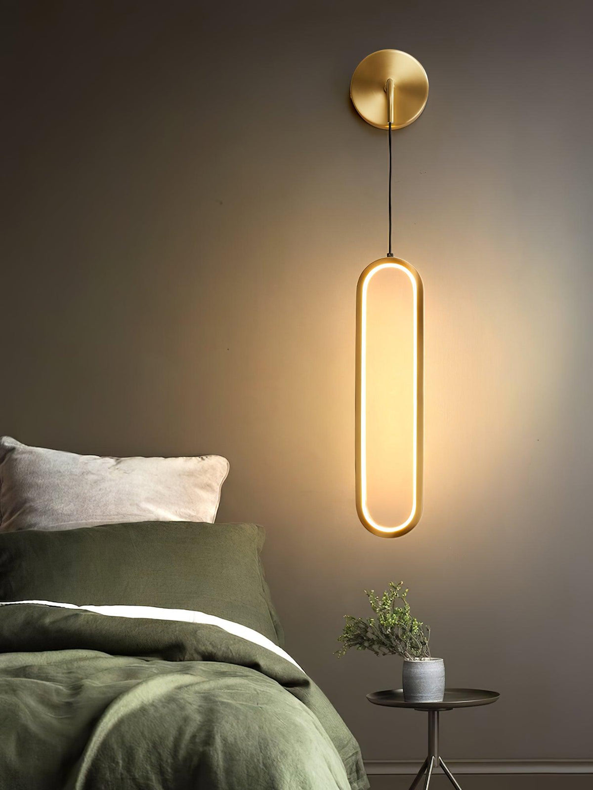 Hathereris Brass Wall Light-Moonnatur