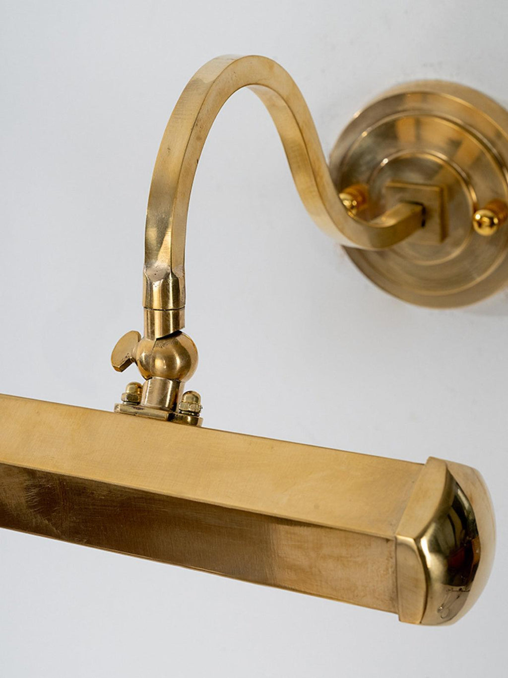 Larkera Metal Wall Light-Moonnatur