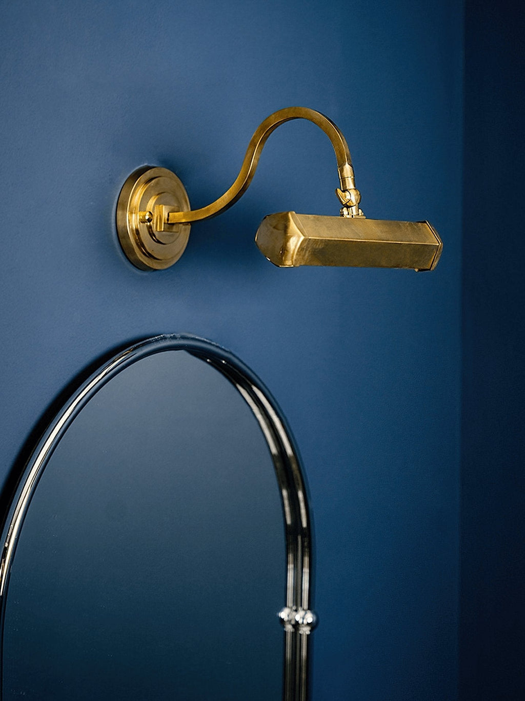Larkera Metal Wall Light-Moonnatur
