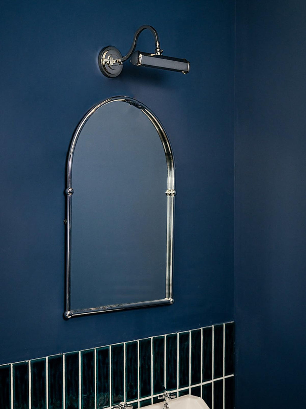 Larkera Metal Wall Light-Moonnatur
