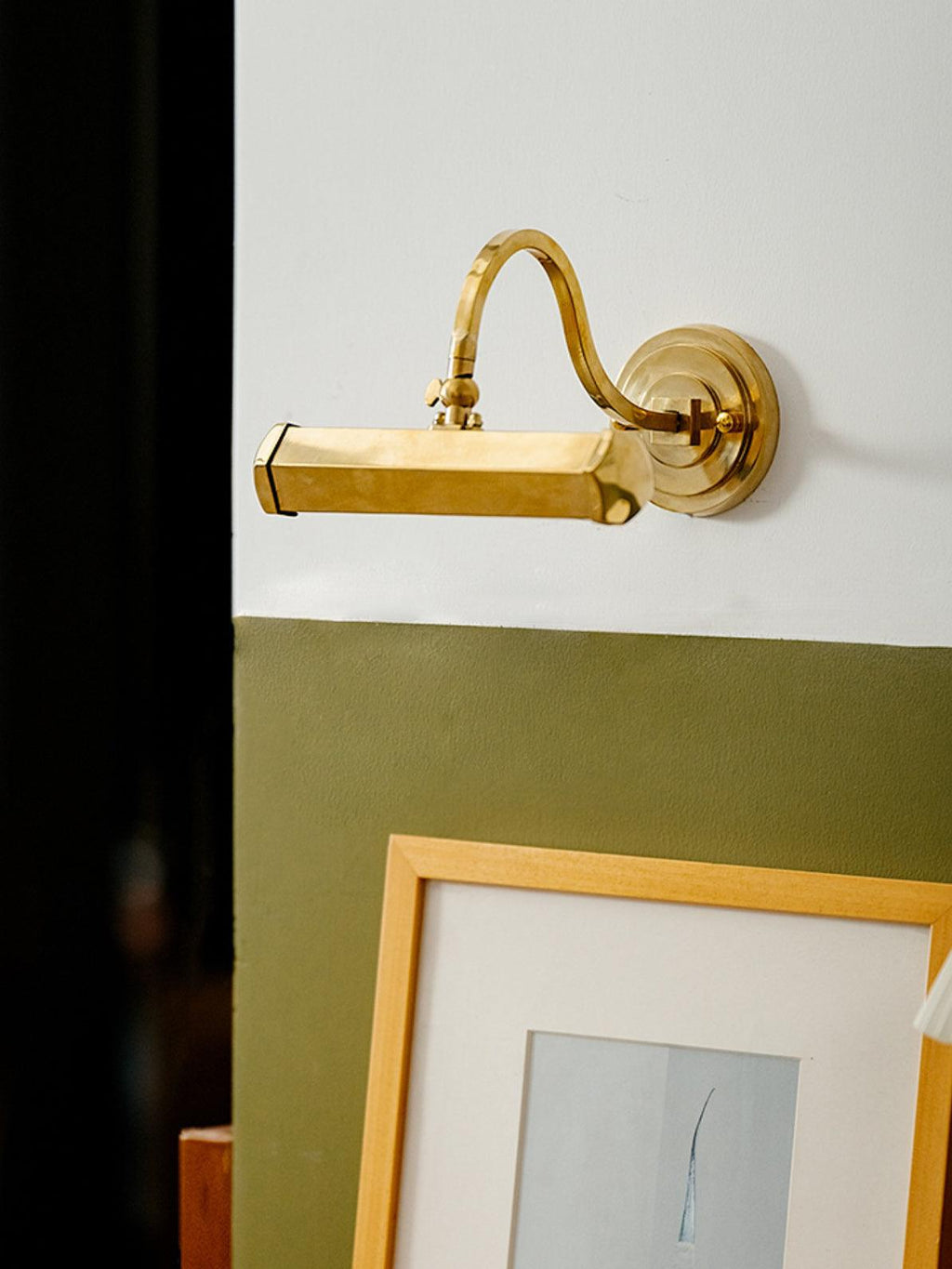 Larkera Metal Wall Light-Moonnatur