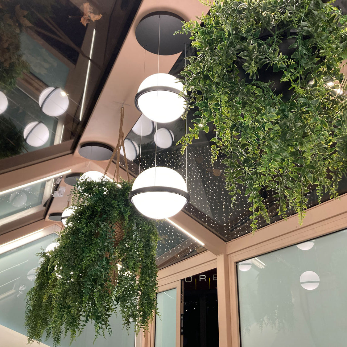 Kestlyn Acrylic Pendant Light-Moonnatur