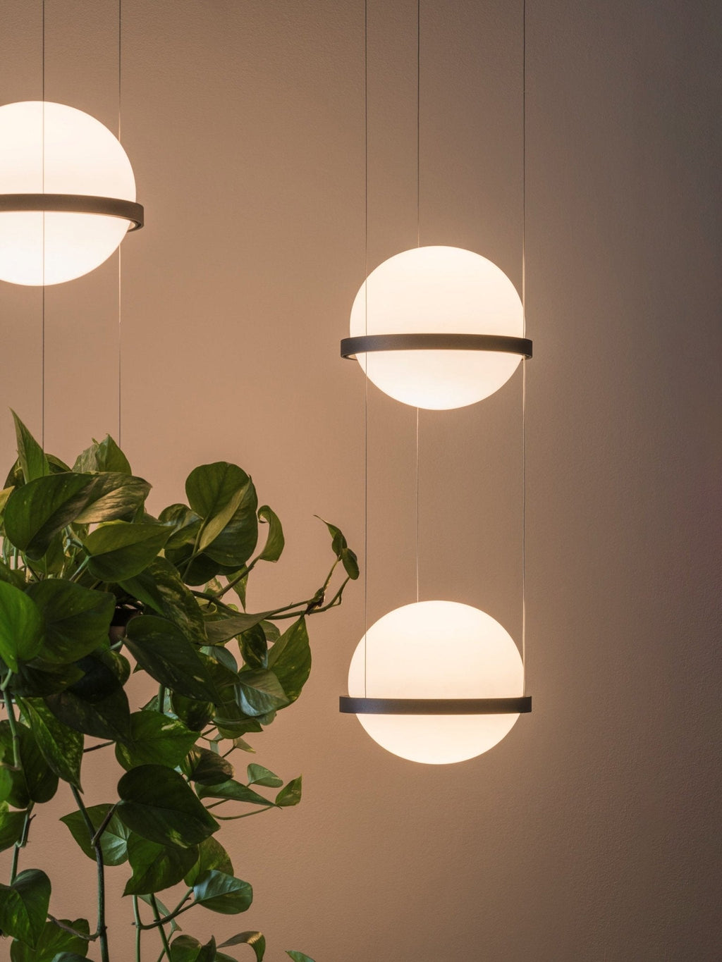Kestlyn Acrylic Pendant Light-Moonnatur