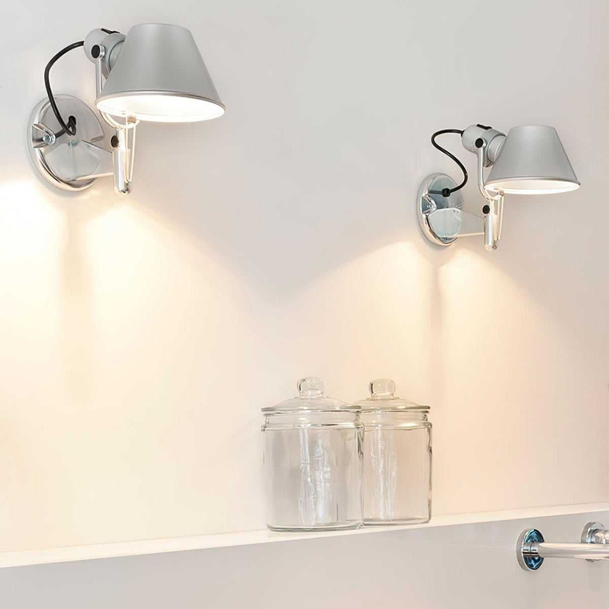 Xerenwyn Aluminium Wall Light-Moonnatur