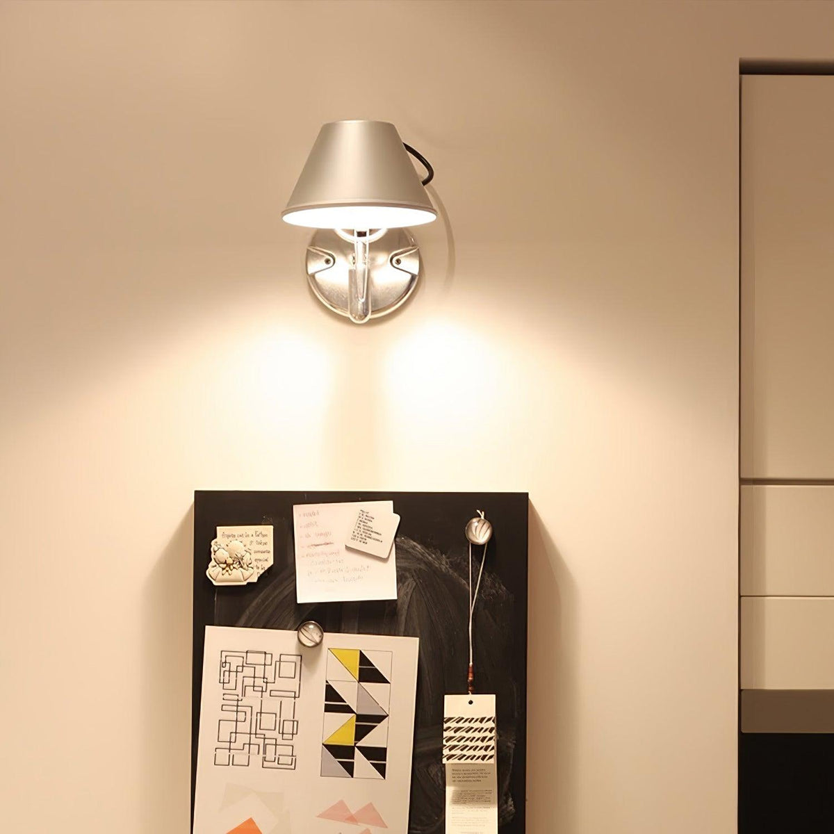 Xerenwyn Aluminium Wall Light-Moonnatur