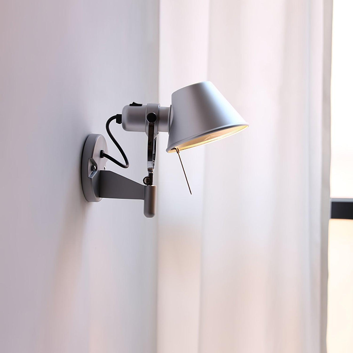 Xerenwyn Aluminium Wall Light-Moonnatur