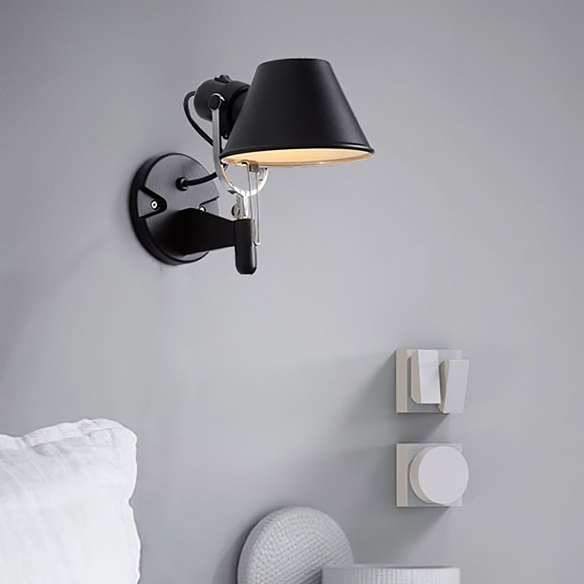 Xerenwyn Aluminium Wall Light-Moonnatur