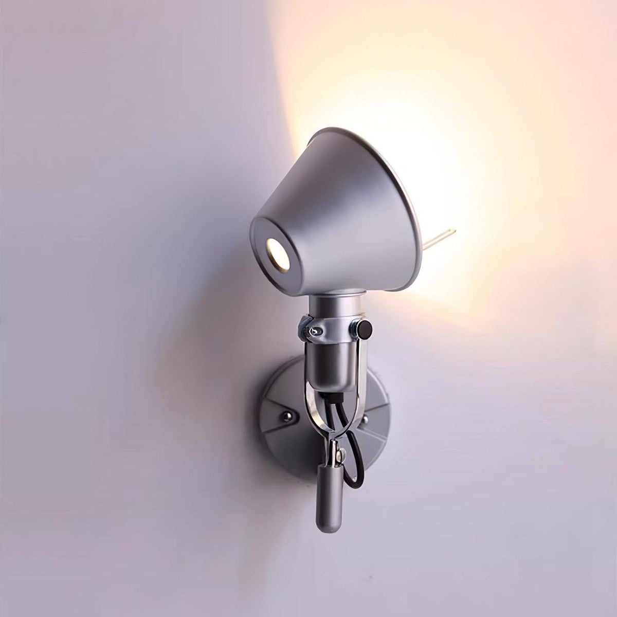 Xerenwyn Aluminium Wall Light-Moonnatur