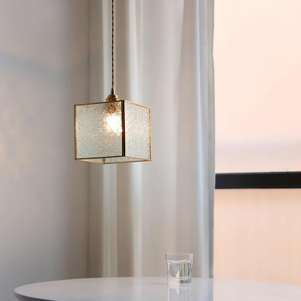 Qelise Glass Pendant Lamp-Moonnatur