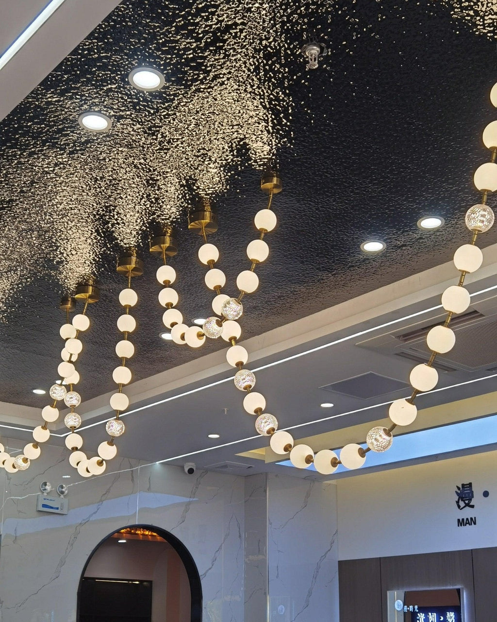 Zarenwyn Acrylic Chandelier-Moonnatur