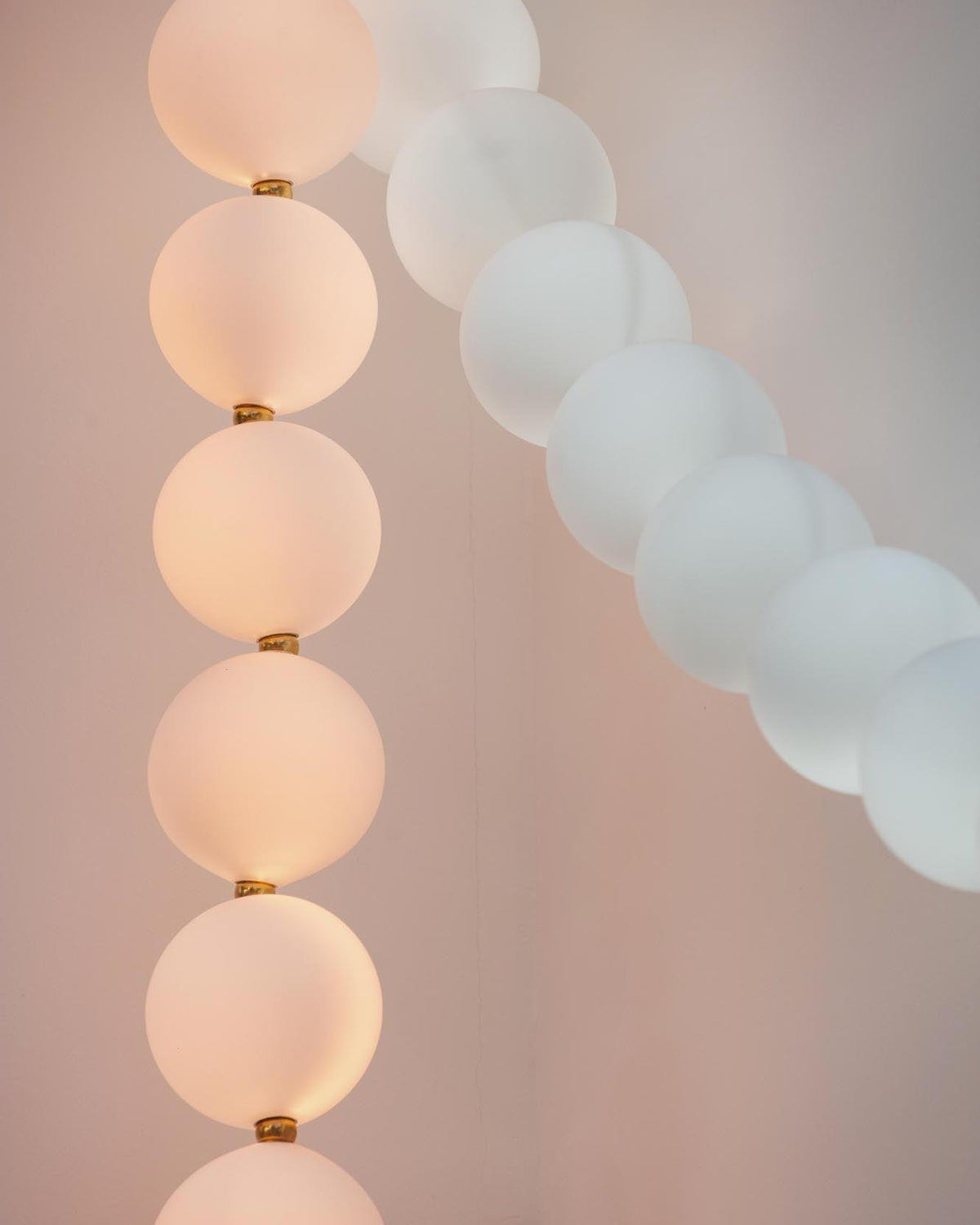 Zarenwyn Acrylic Chandelier-Moonnatur