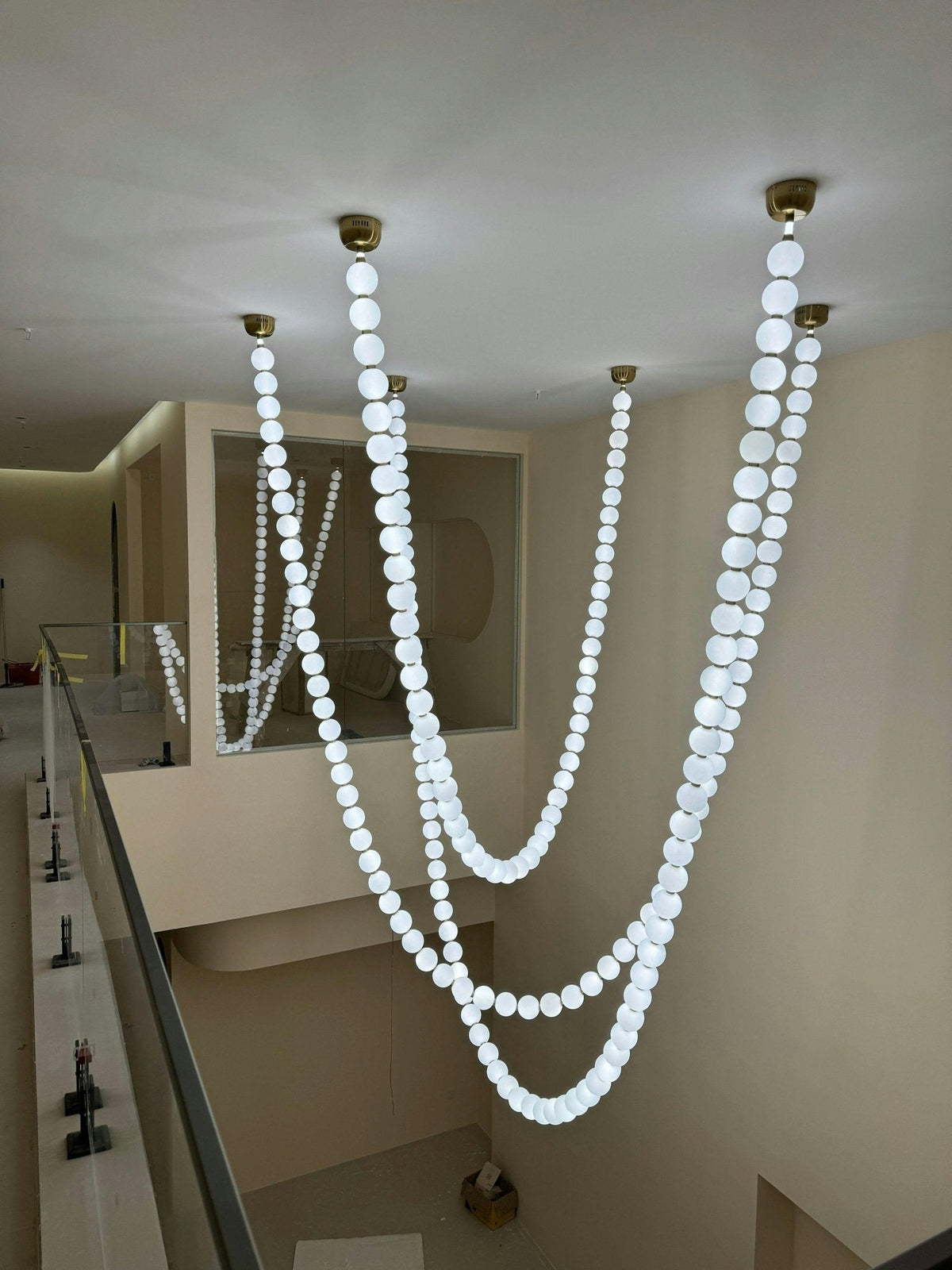 Zarenwyn Acrylic Chandelier-Moonnatur