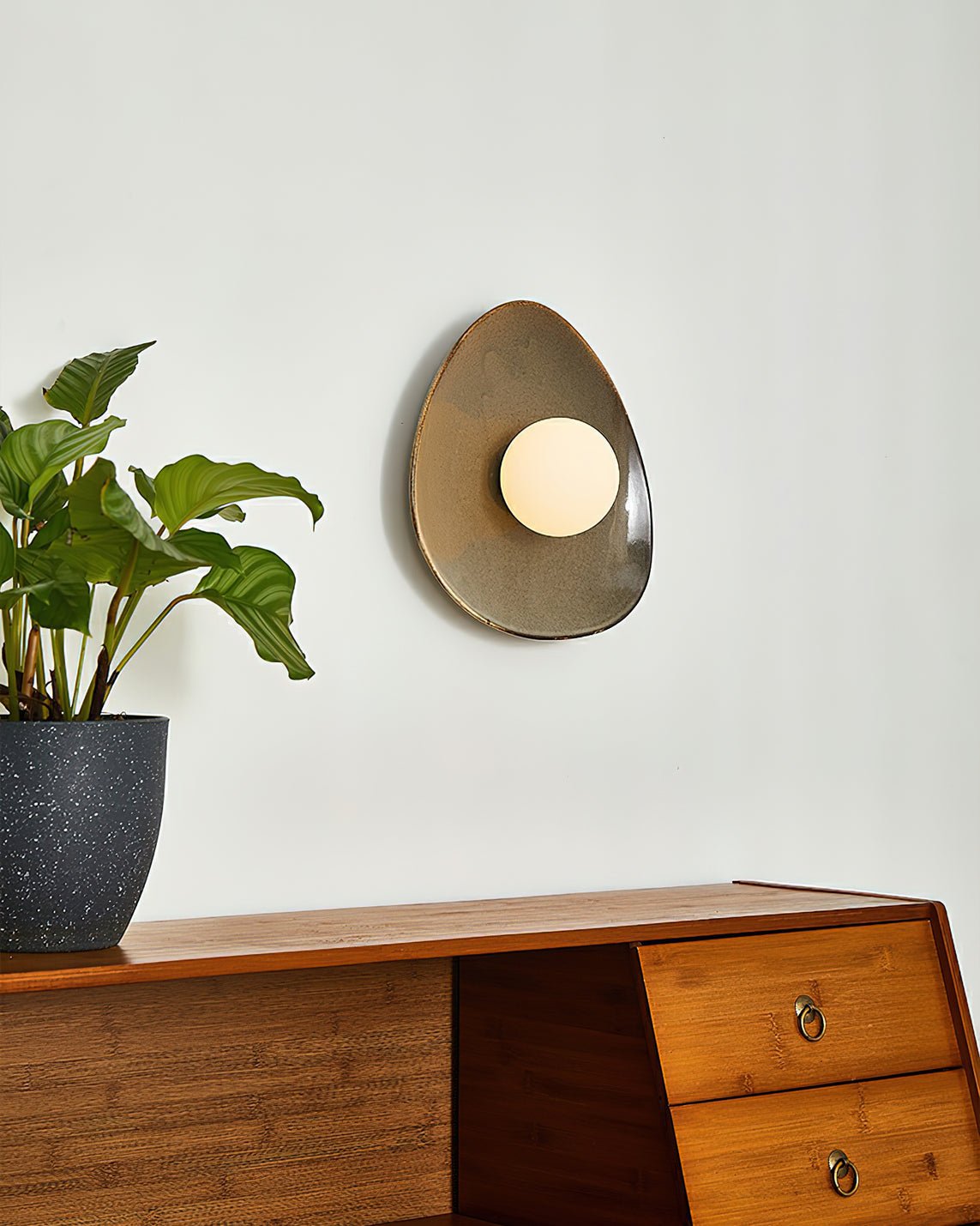 Berwinena Ceramic Wall Light-Moonnatur