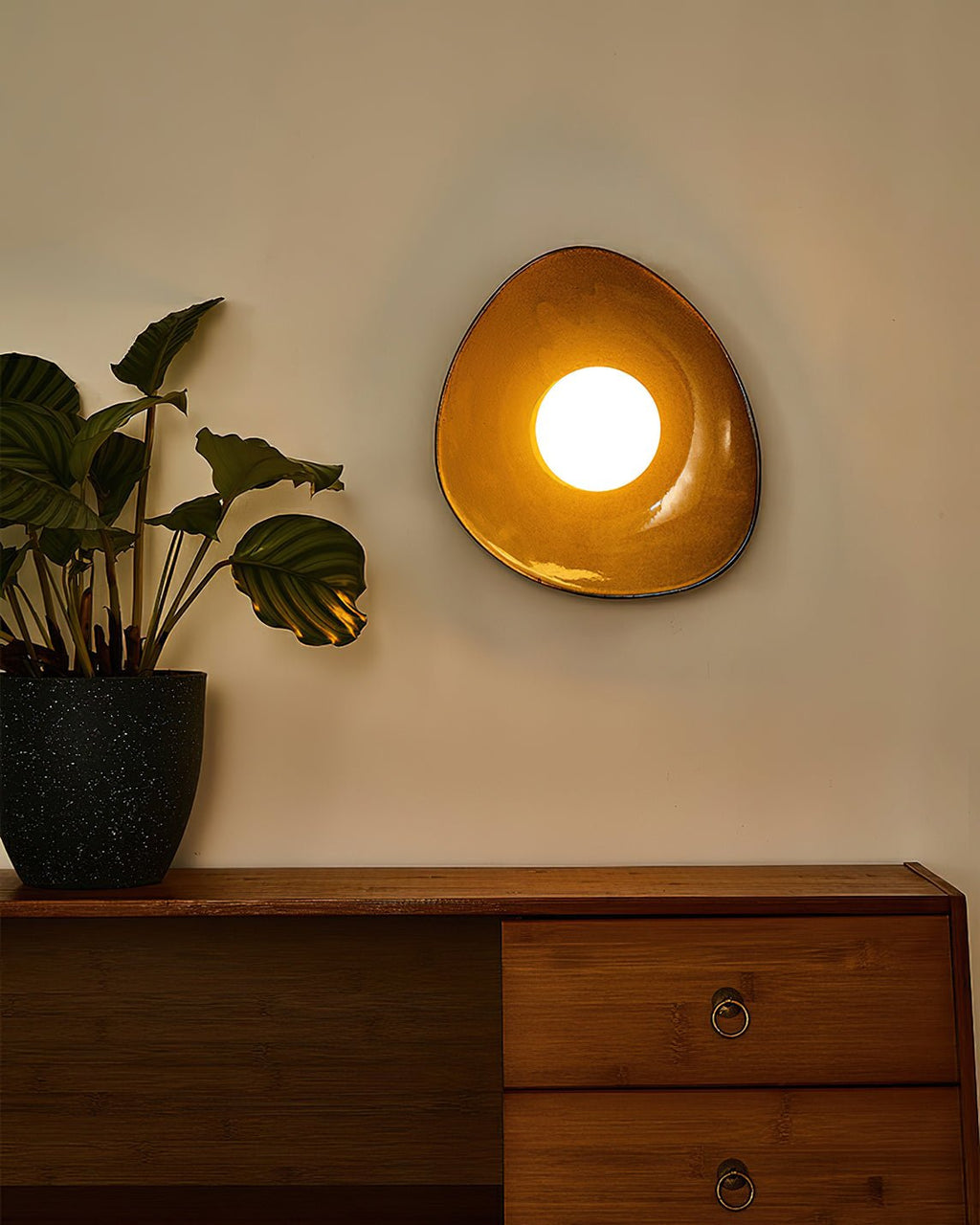 Berwinena Ceramic Wall Light-Moonnatur