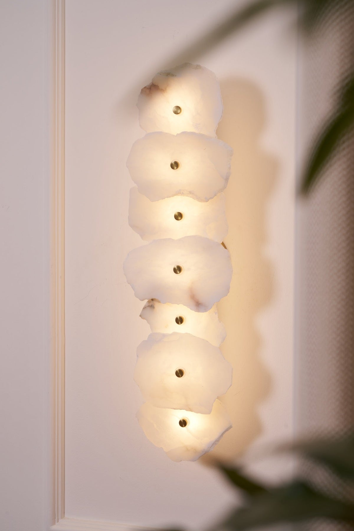Pavessa Alabaster Wall Lamp-Moonnatur