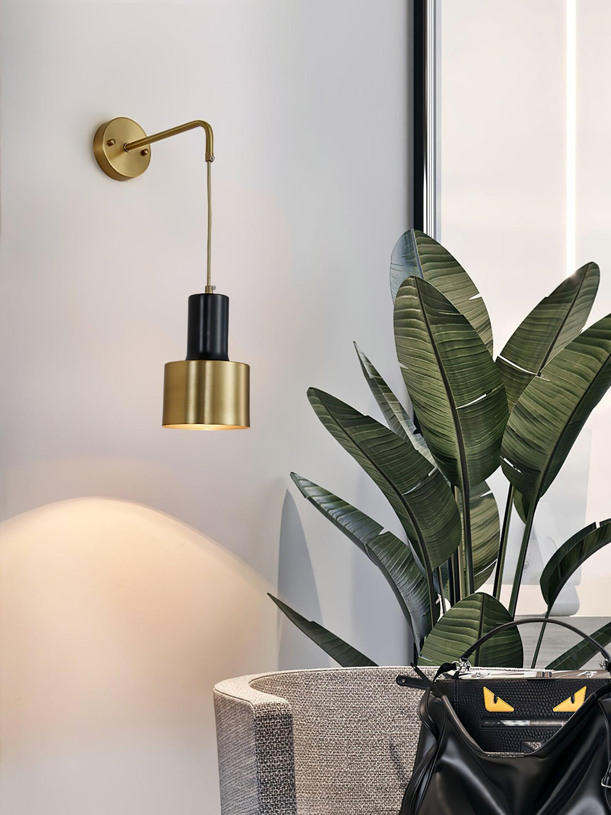 Hildenelyn Brass Wall Light-Moonnatur