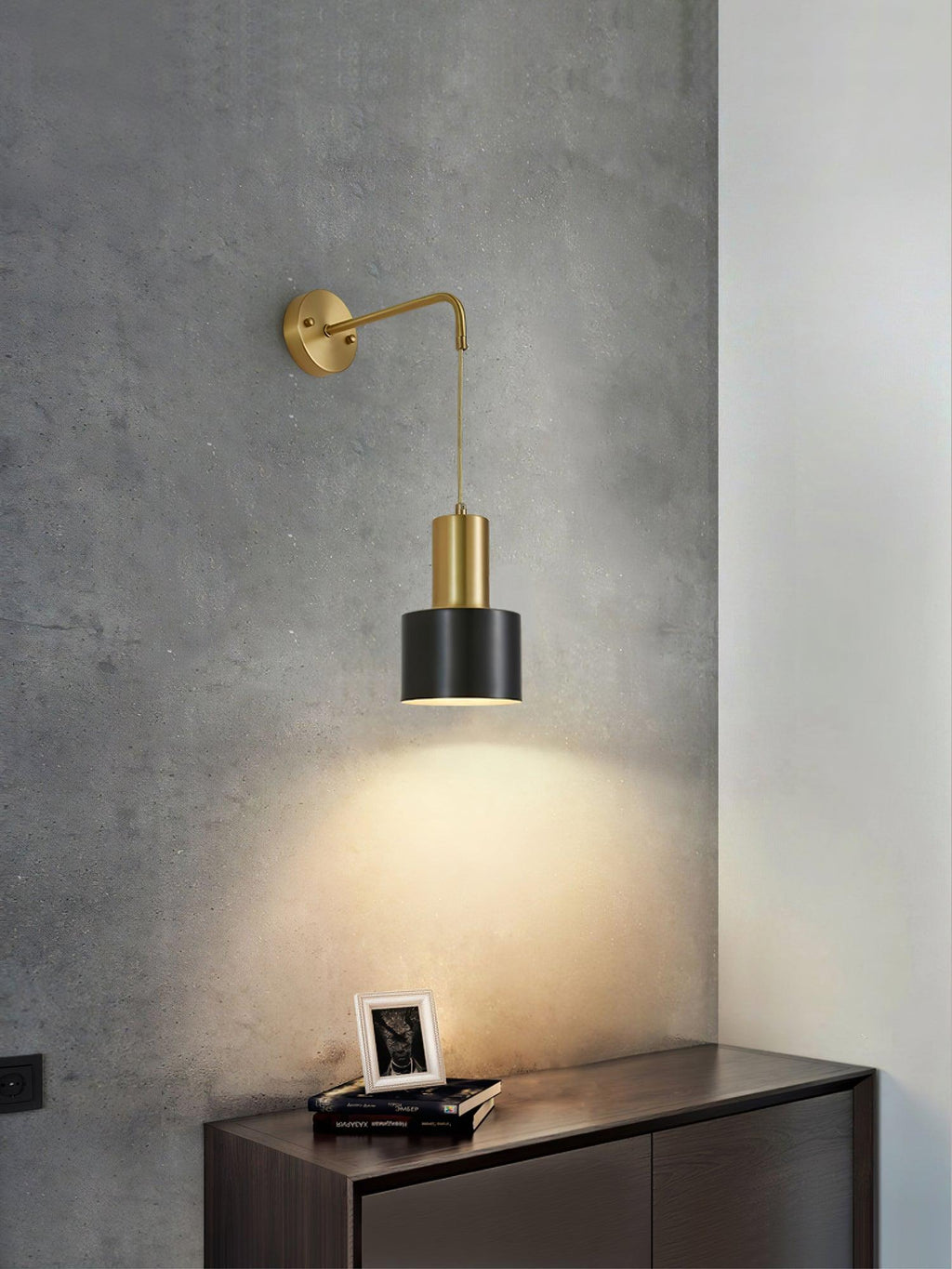 Hildenelyn Brass Wall Light-Moonnatur