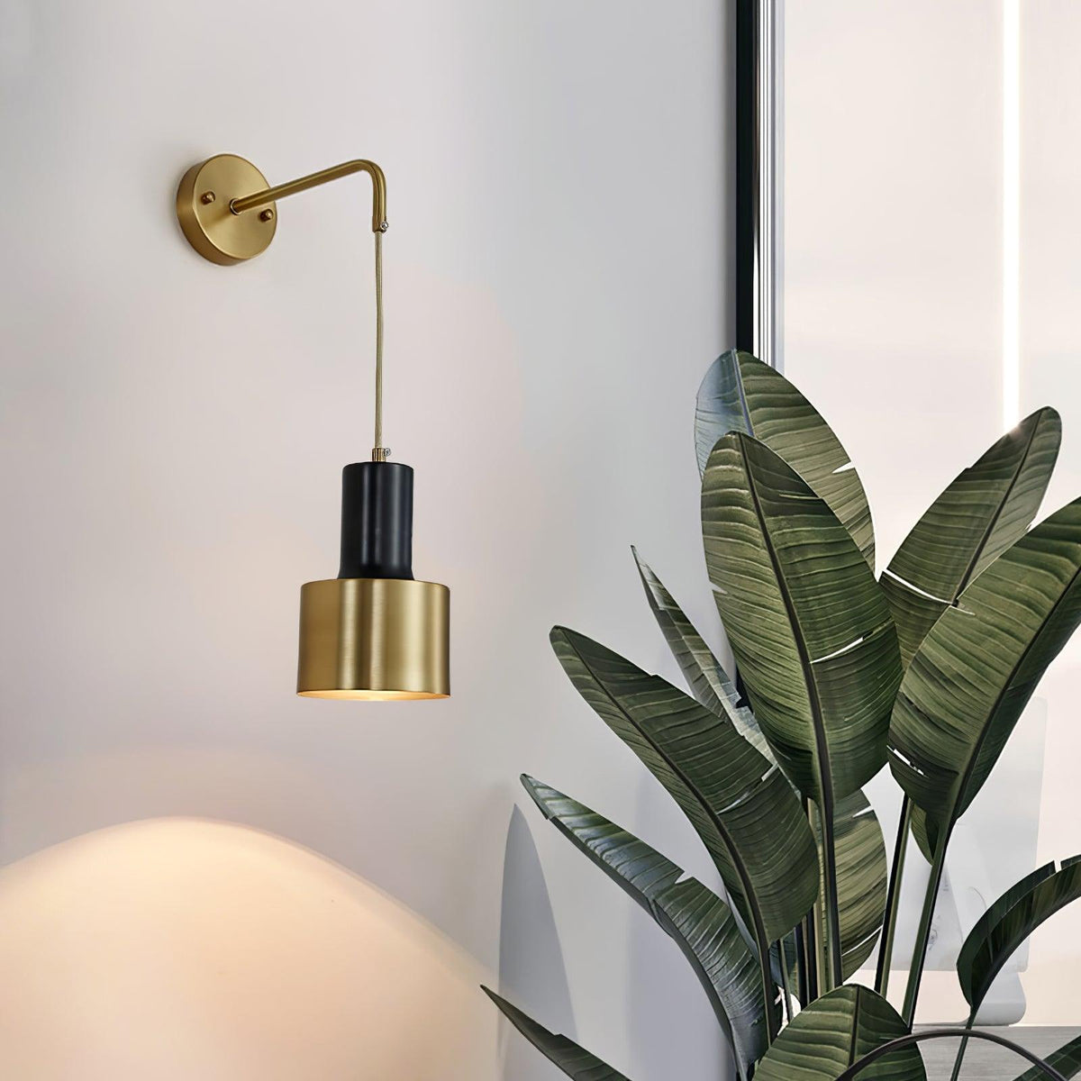 Hildenelyn Brass Wall Light-Moonnatur