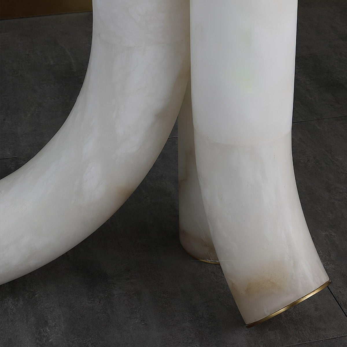 Rildenwynne Alabaster Floor Lamp-Moonnatur