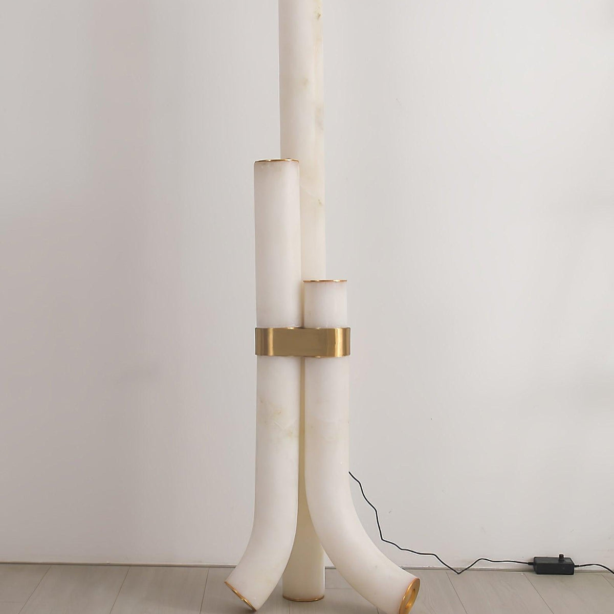 Rildenwynne Alabaster Floor Lamp-Moonnatur