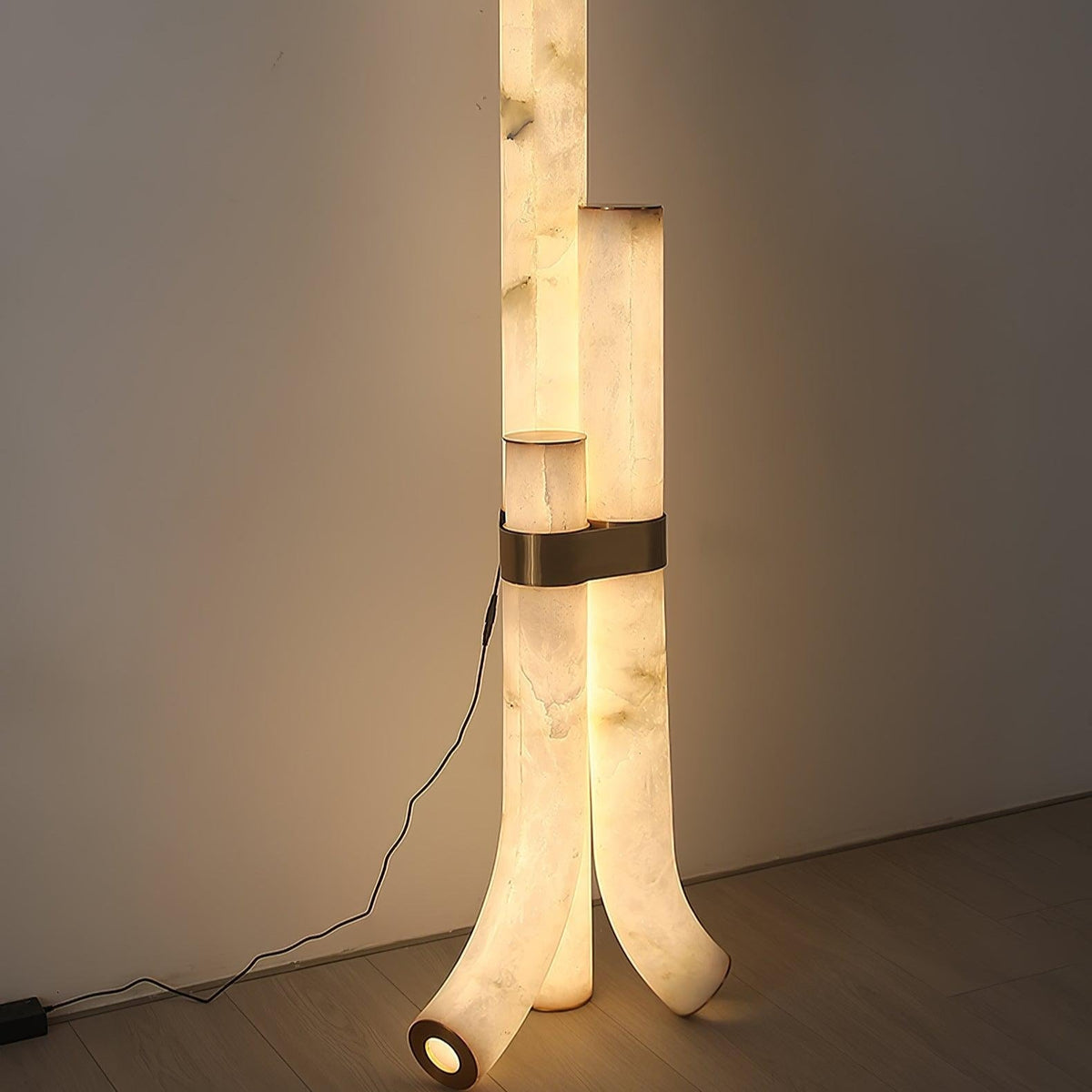 Rildenwynne Alabaster Floor Lamp-Moonnatur