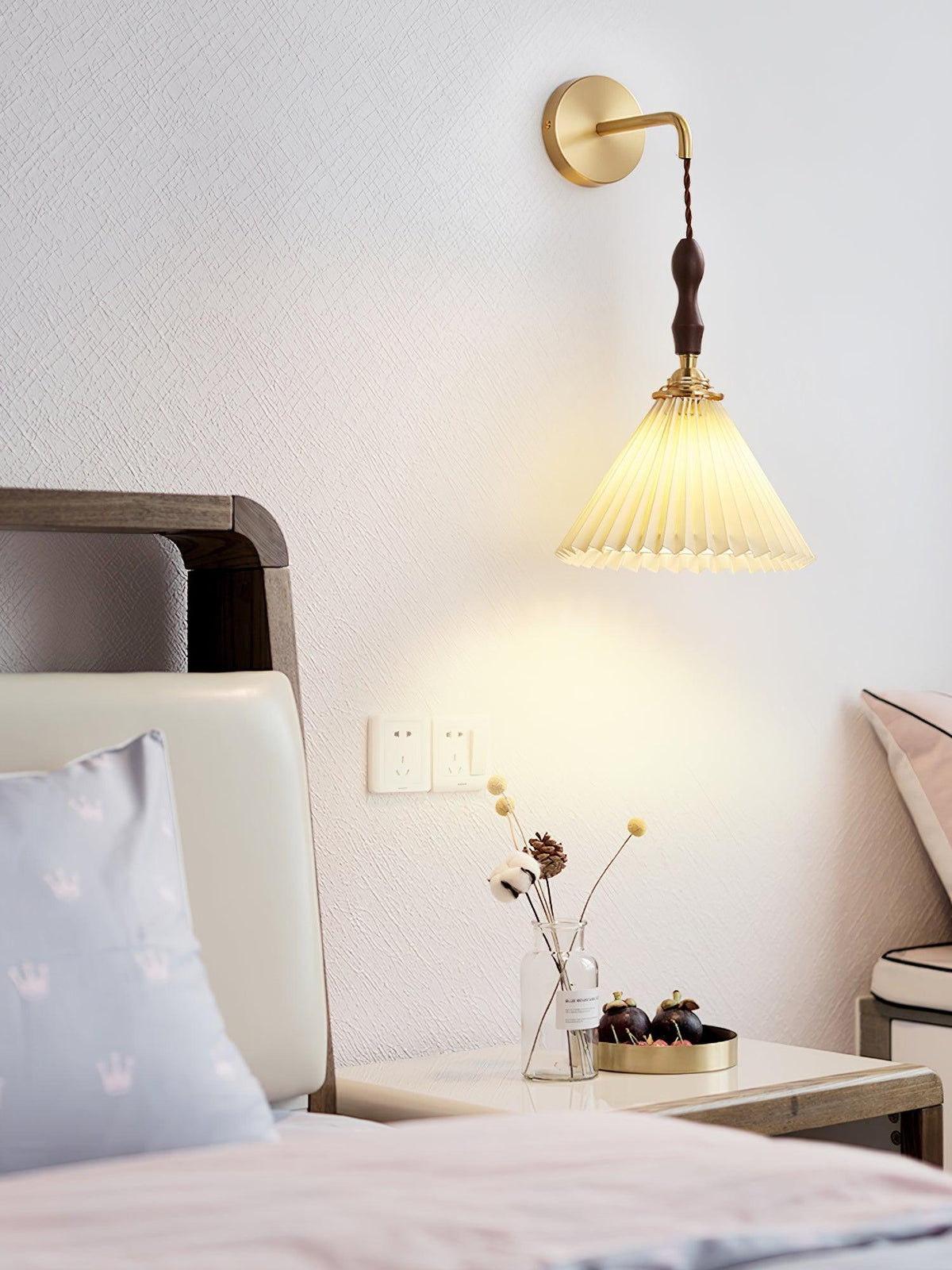 Levenelle Linen Wall Light-Moonnatur