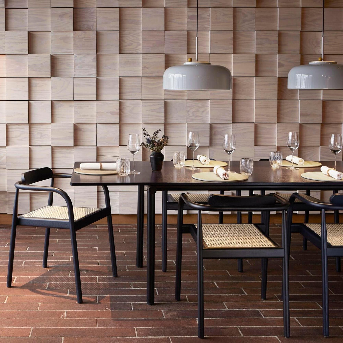 Sorenara Aluminium Pendant Light-Moonnatur