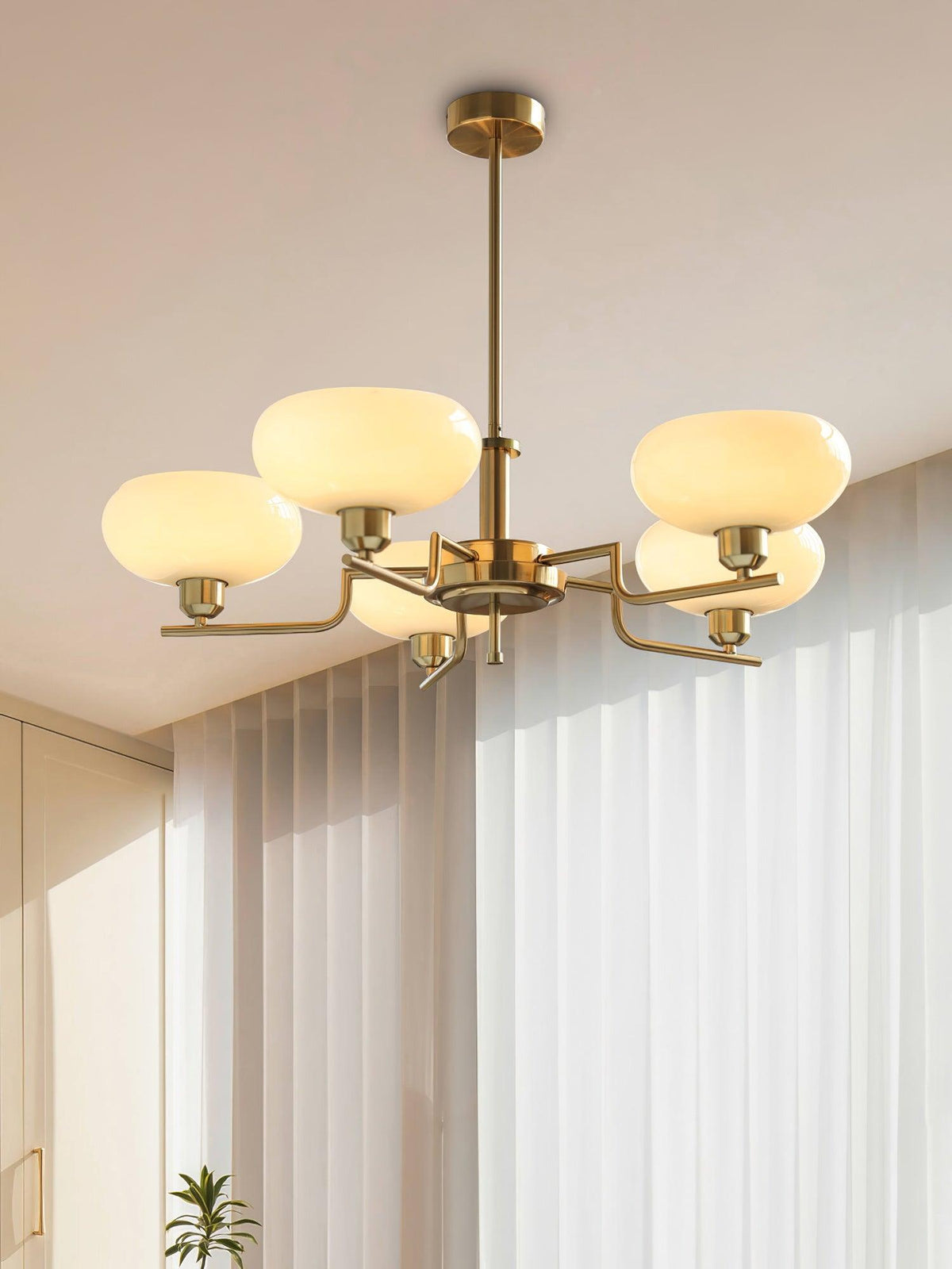 Ilyrra Glass Chandelier-Moonnatur
