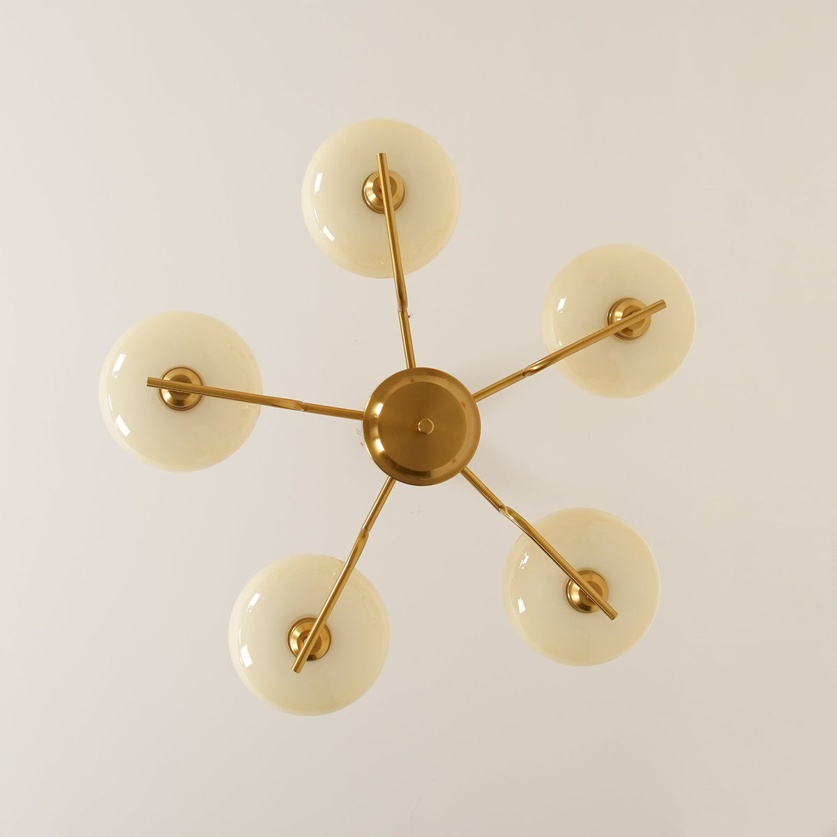 Ilyrra Glass Chandelier-Moonnatur