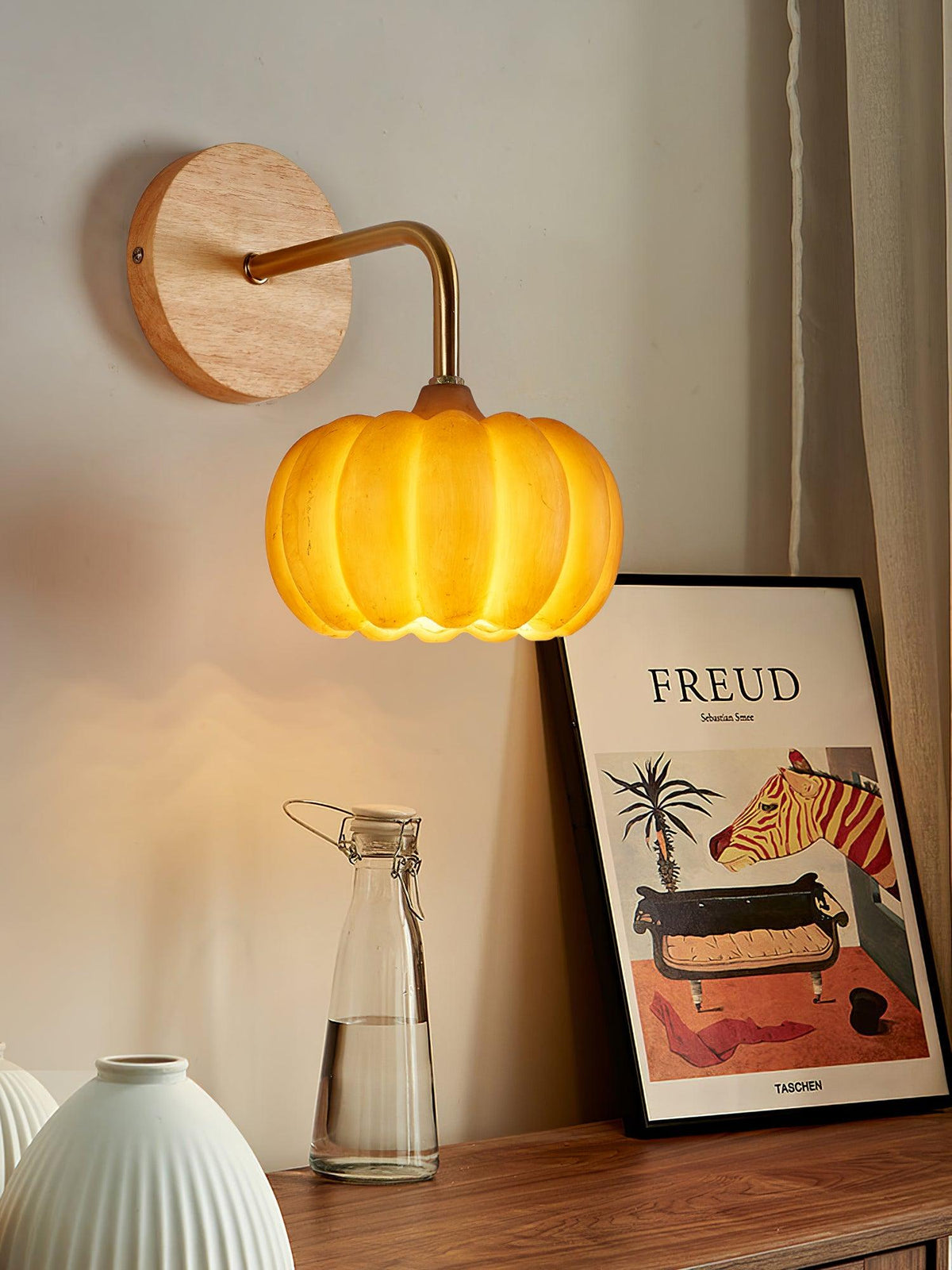 Laelara Resin Wall Light-Moonnatur