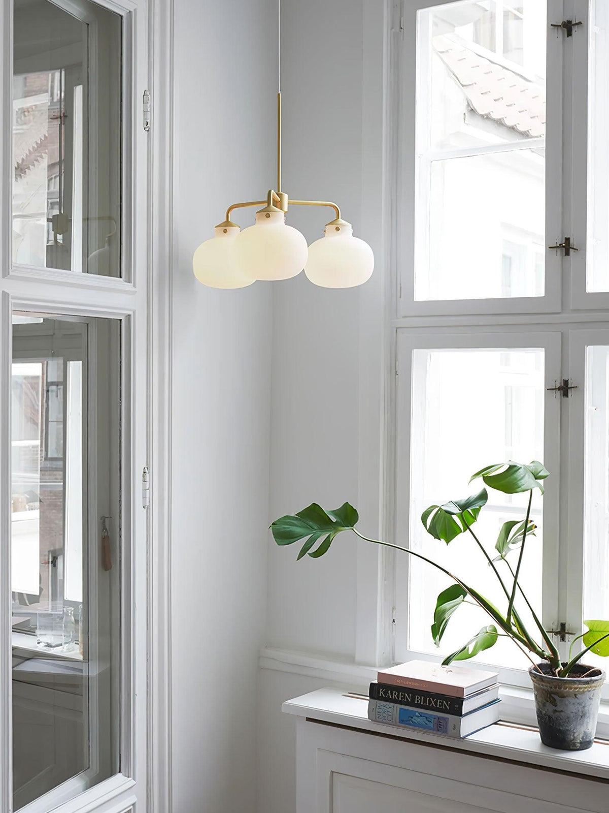 Avenora Glass Pendant Light-Moonnatur