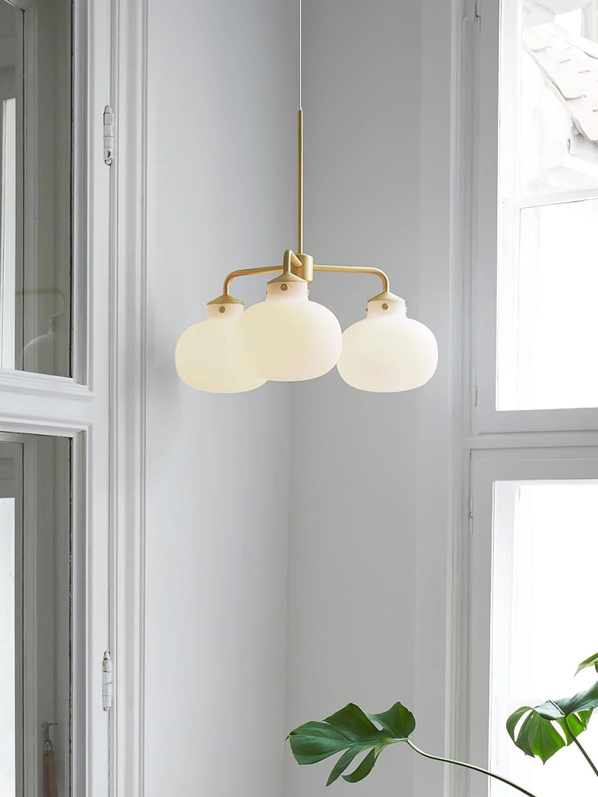Avenora Glass Pendant Light-Moonnatur