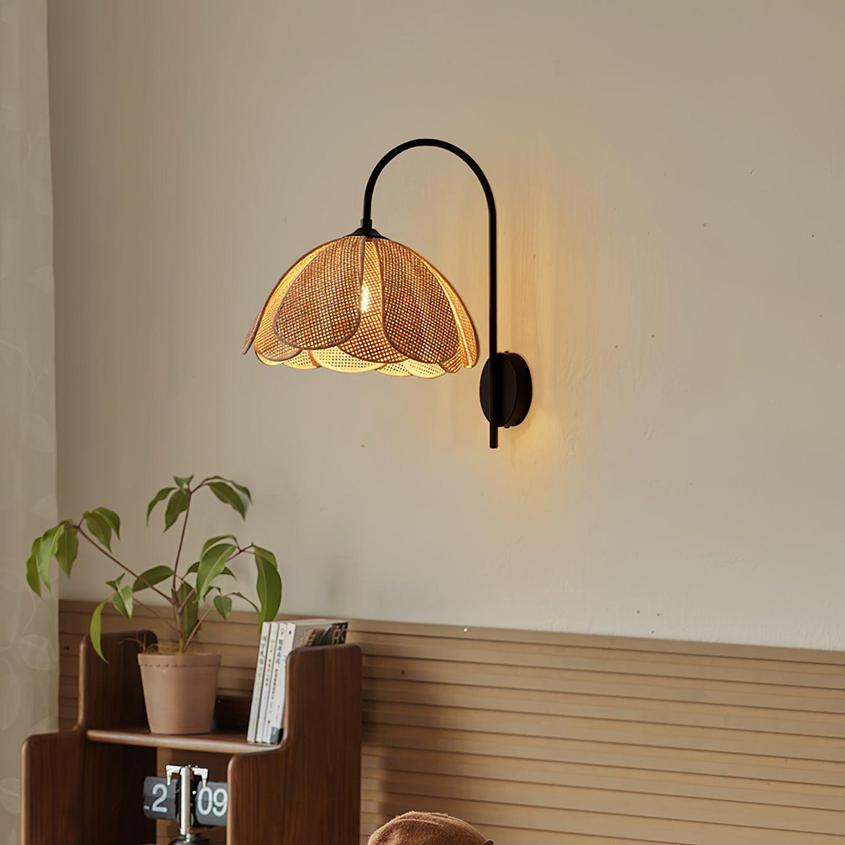 Ulvenmoss Rattan Wall Light-Moonnatur