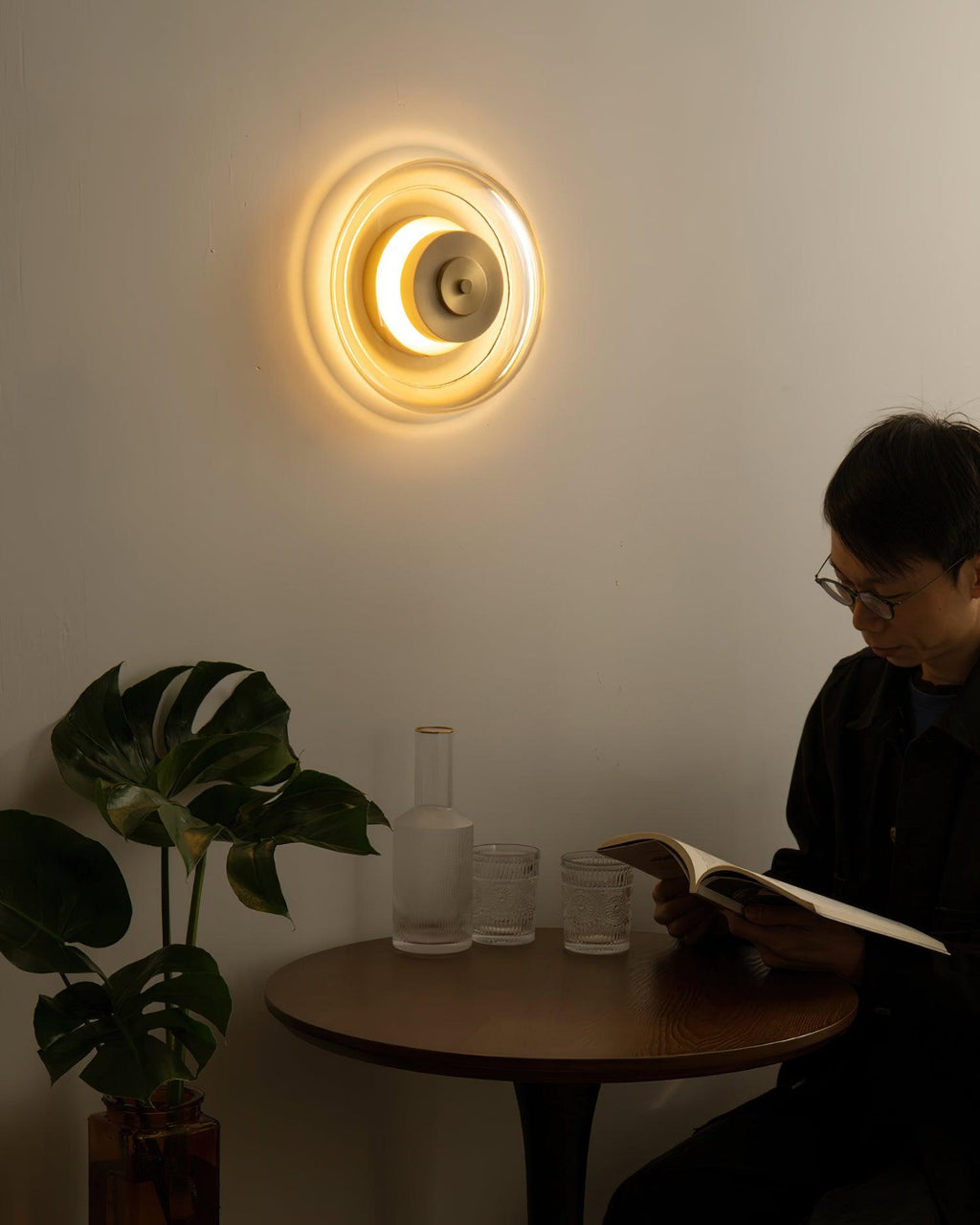 Ashenlark Glass Wall Light-Moonnatur