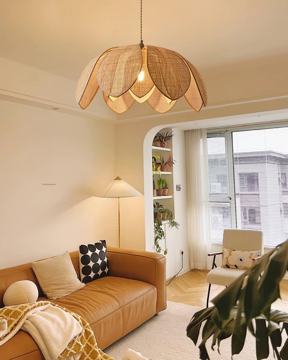 Rovenevia Rattan Pendant Light-Moonnatur