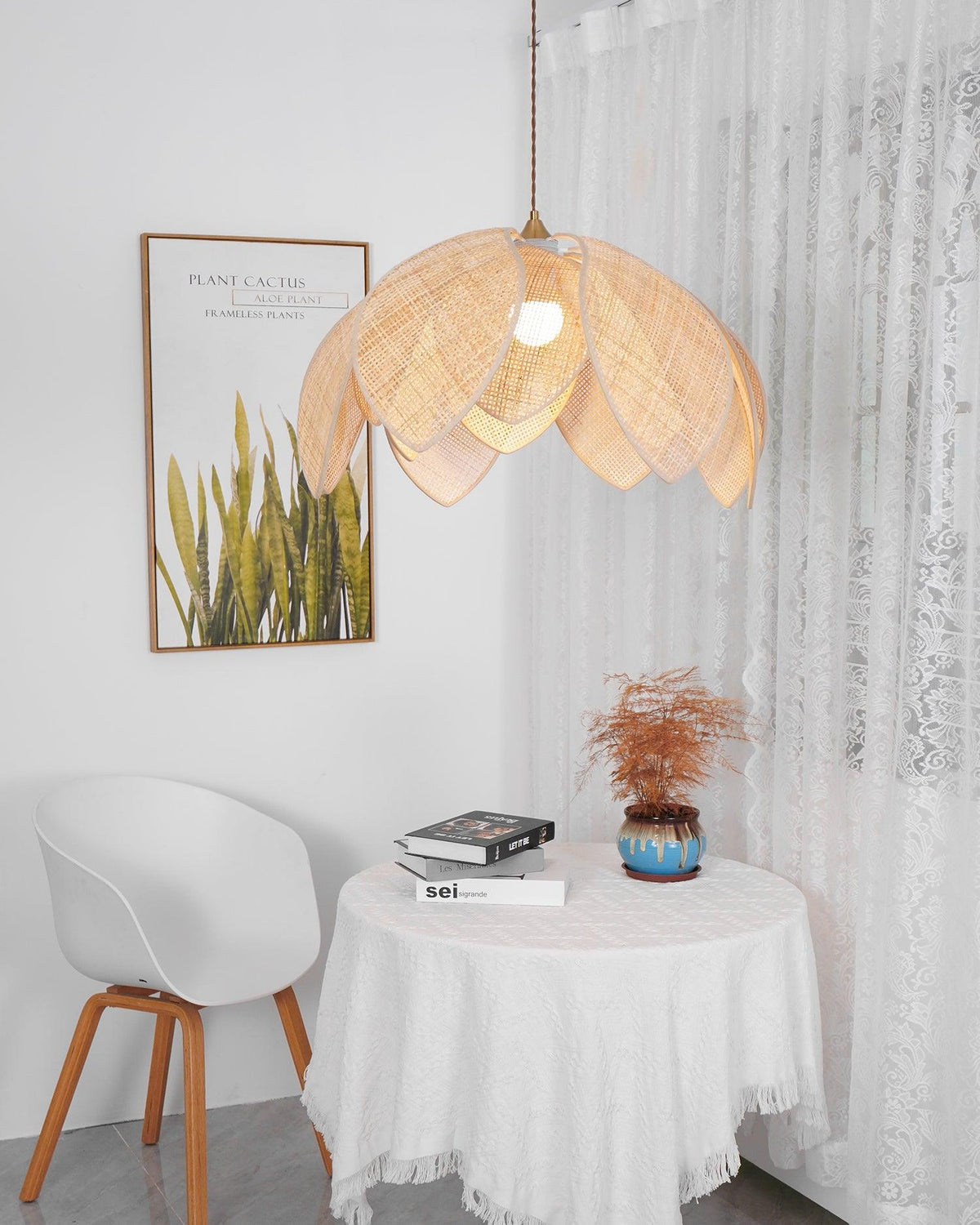 Rovenevia Rattan Pendant Light-Moonnatur
