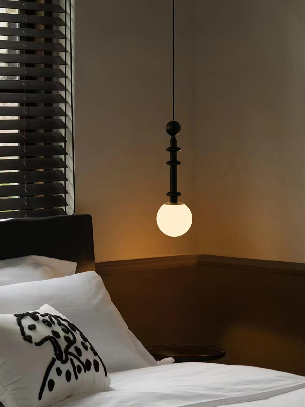 Qavora Glass Pendant Light-Moonnatur