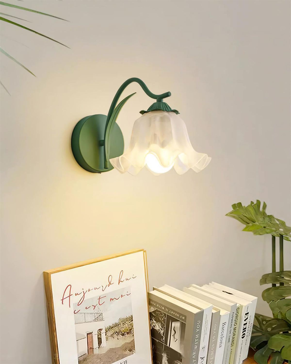 Lathenelle Acrylic Wall Light-Moonnatur