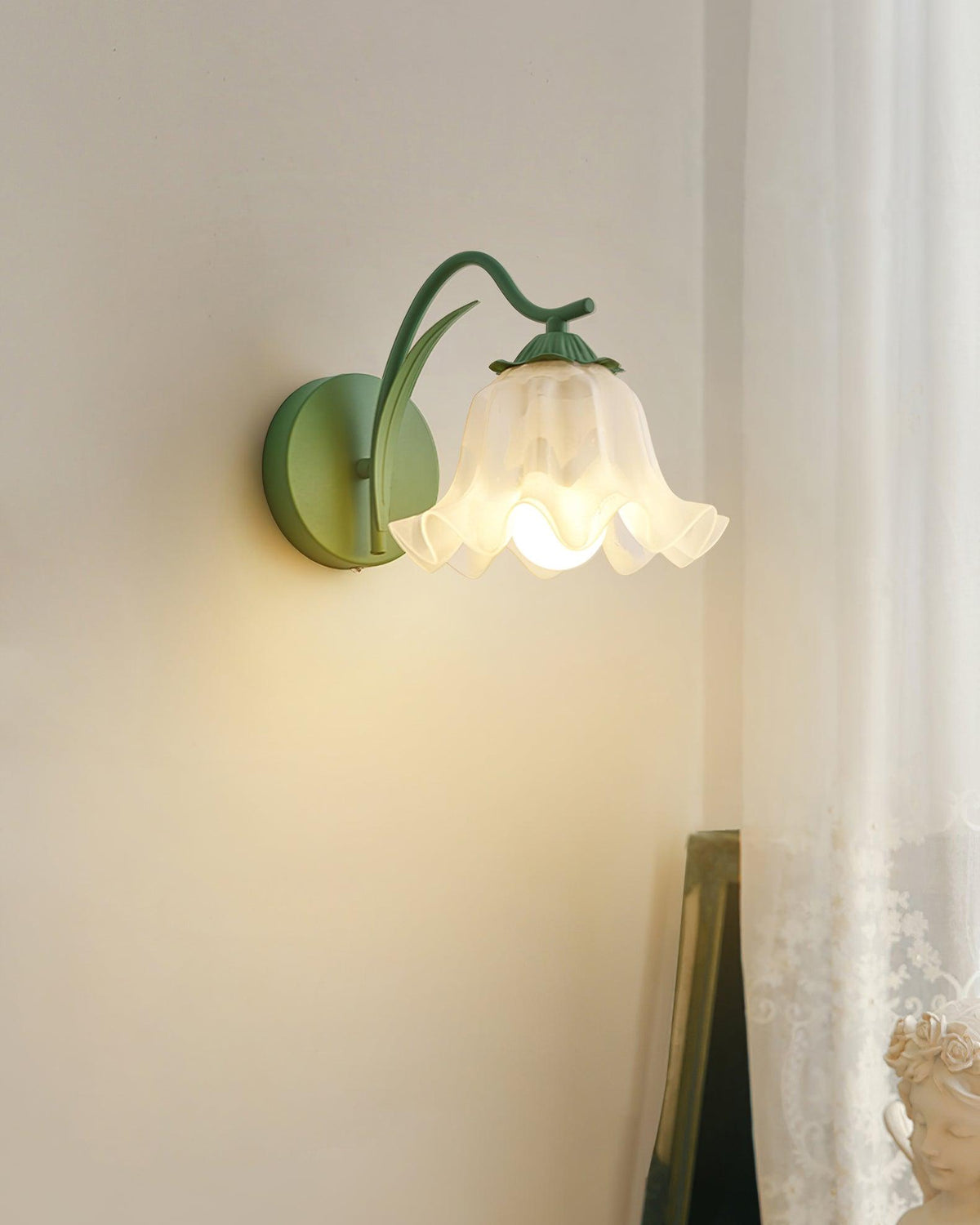 Lathenelle Acrylic Wall Light-Moonnatur