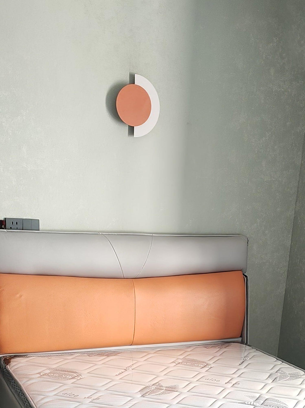 Everenna Acrylic Wall Light-Moonnatur