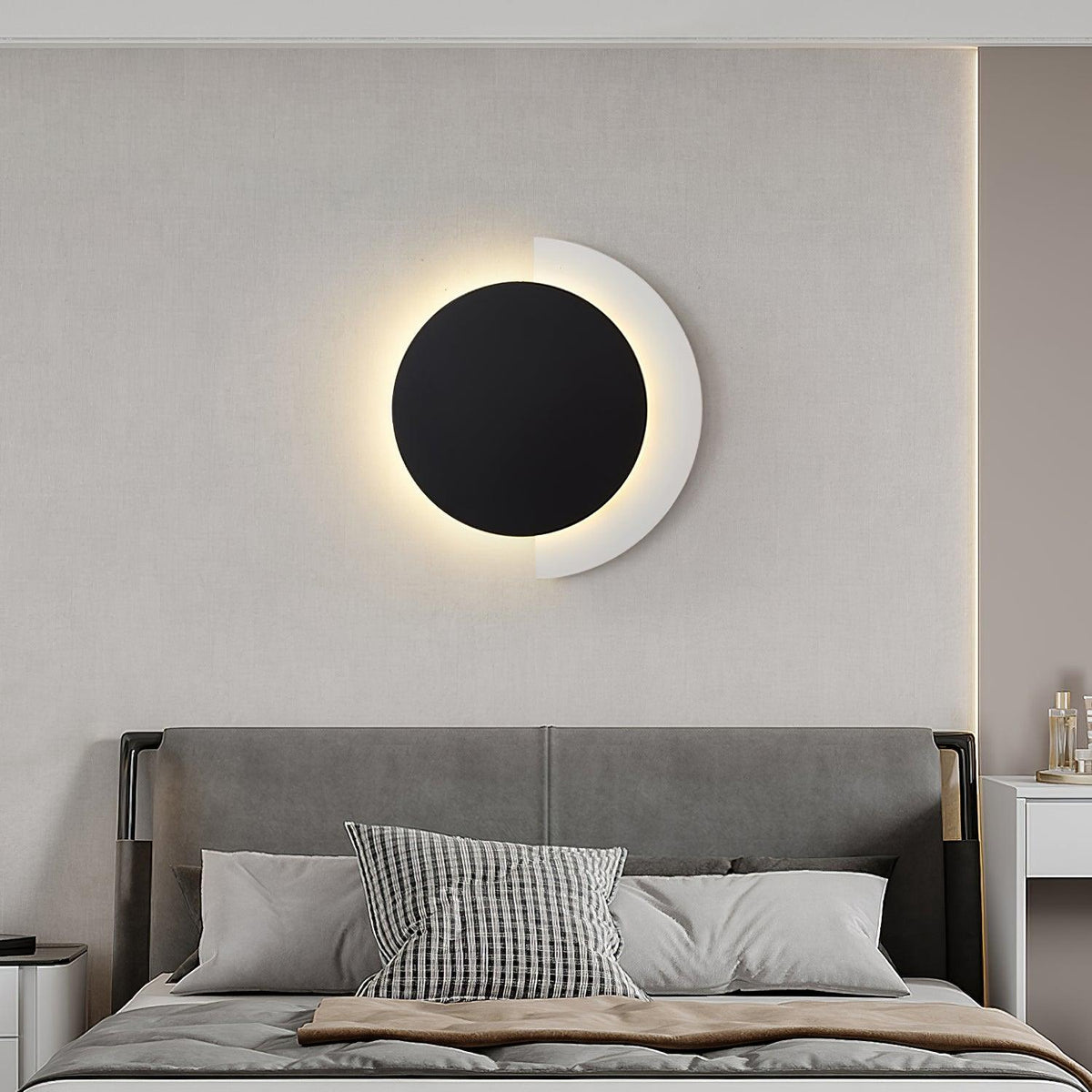 Everenna Acrylic Wall Light-Moonnatur