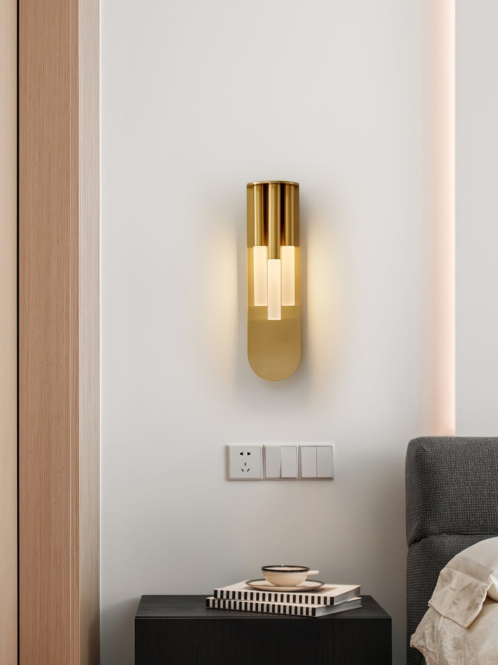 Cardenwyn Acrylic Wall Light-Moonnatur