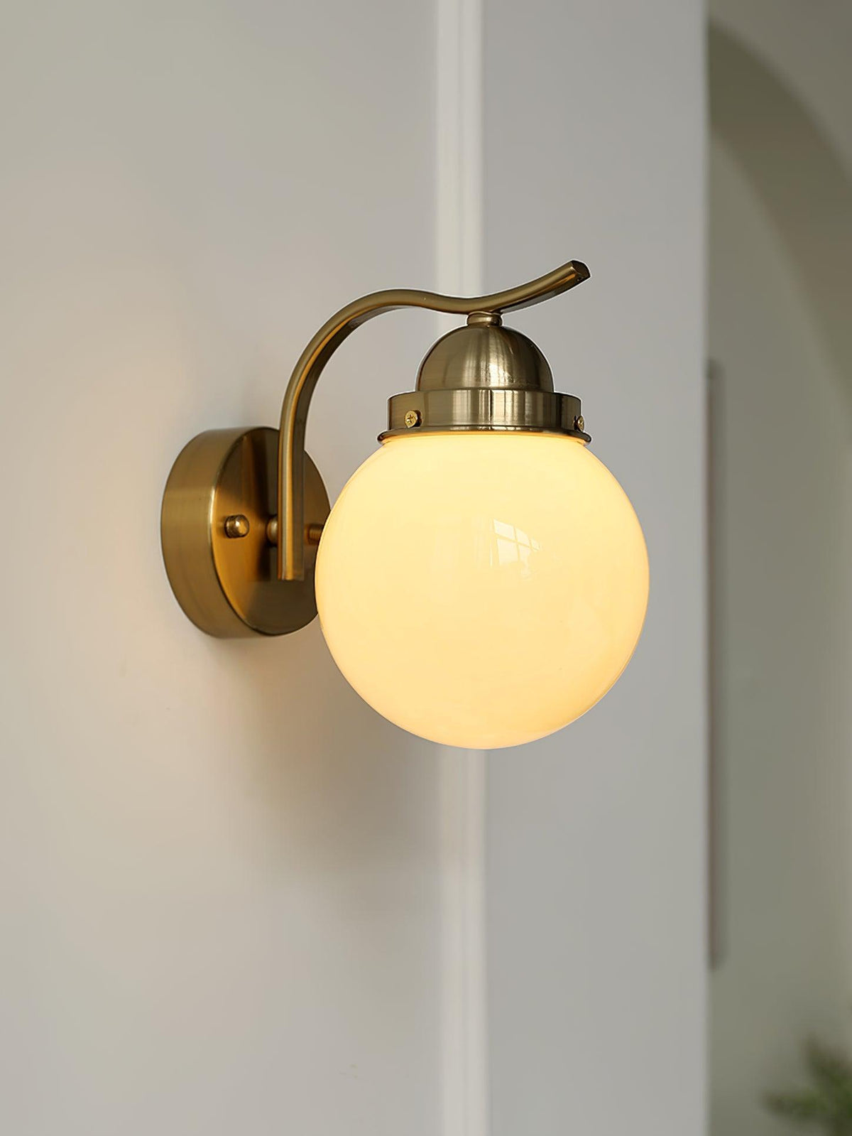 Evereth Glass Wall Light-Moonnatur
