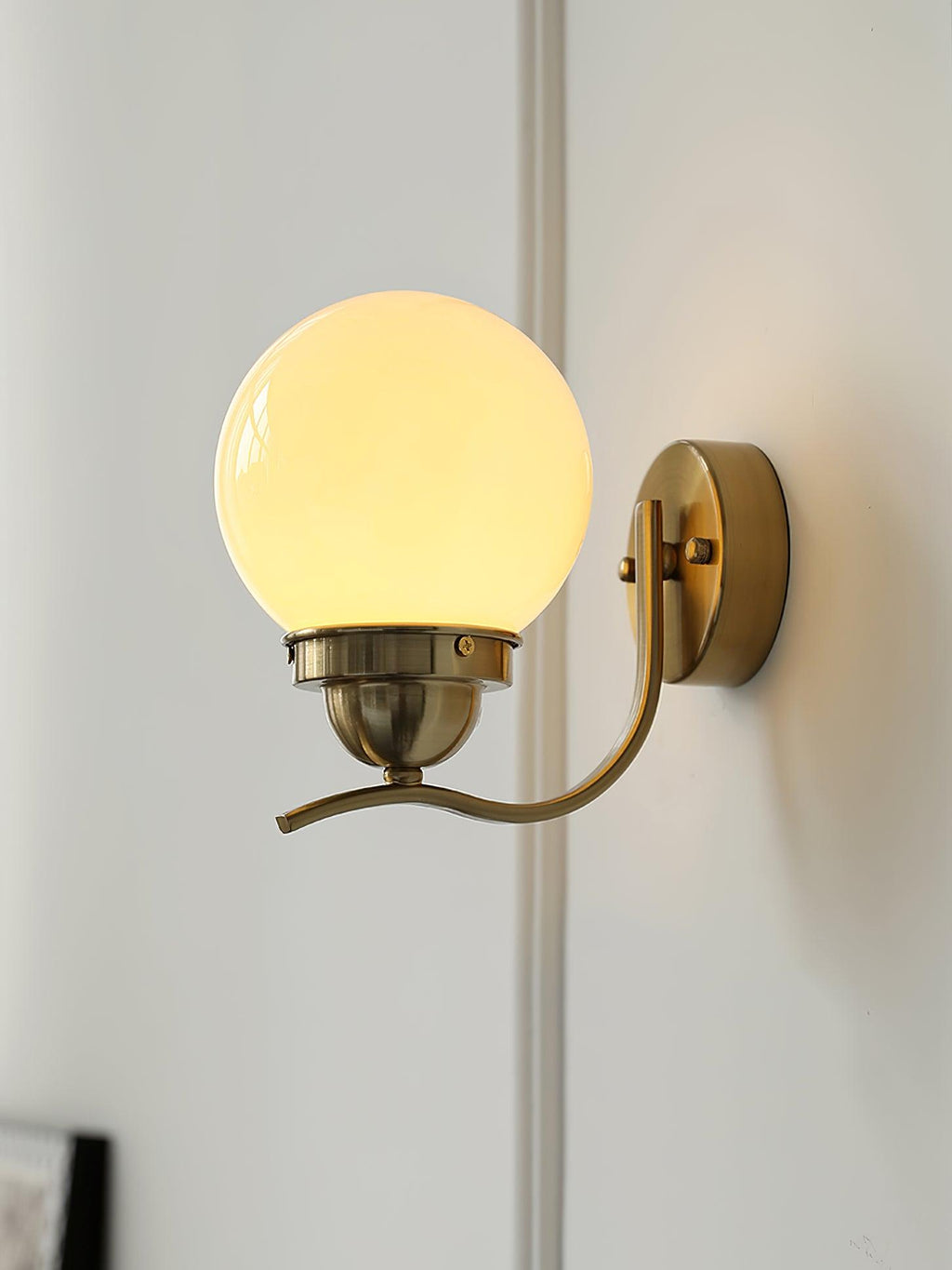 Evereth Glass Wall Light-Moonnatur