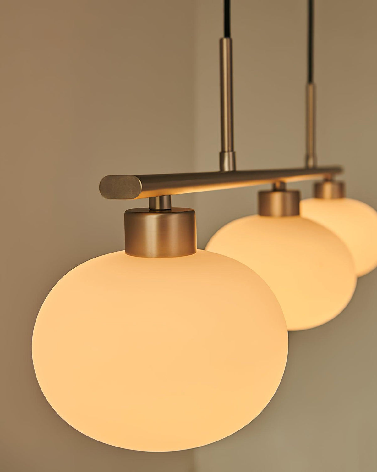 Xevoria Glass Pendant Lamp-Moonnatur