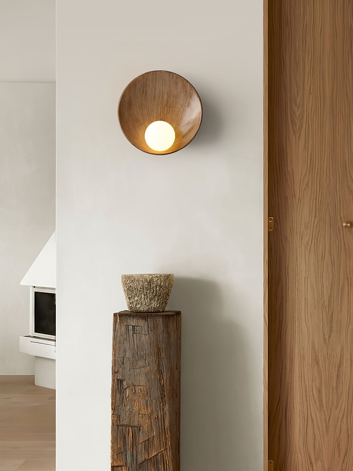 Davenina Resin Wall Light-Moonnatur
